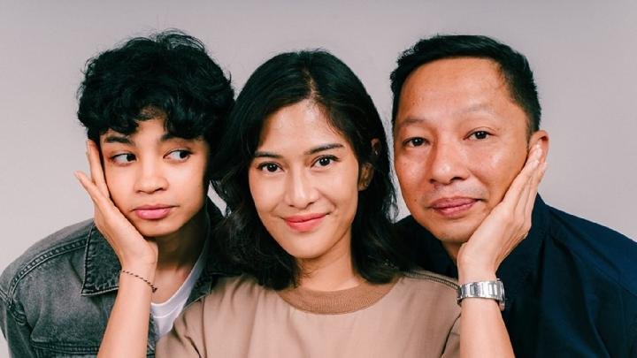 Keistimewaan Film Mothernet bagi Dian Sastro, Kisah Keluarga Berlatar Masa Depan