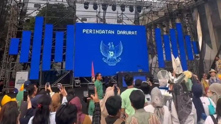 Musisi Angkat Bicara Usai Dilarang Pasang Visual Peringatan Darurat pada waktu Manggung