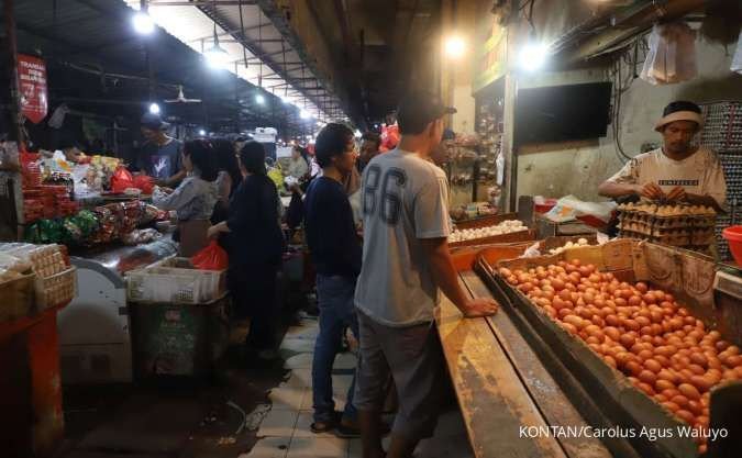 Harga Pangan Hari Ini adalah adalah (8/10): Beras, Bawang, Daging Sapi, Telur Ayam, Gula Turun