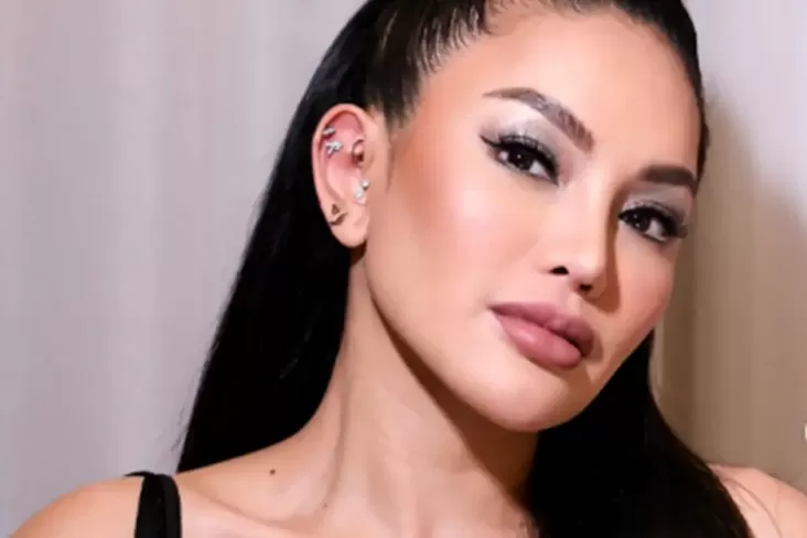 Nikita Mirzani Ngamuk Razman Nasution Singgung Ayah Kandung Lolly: Ngapain Tanya-tanya?