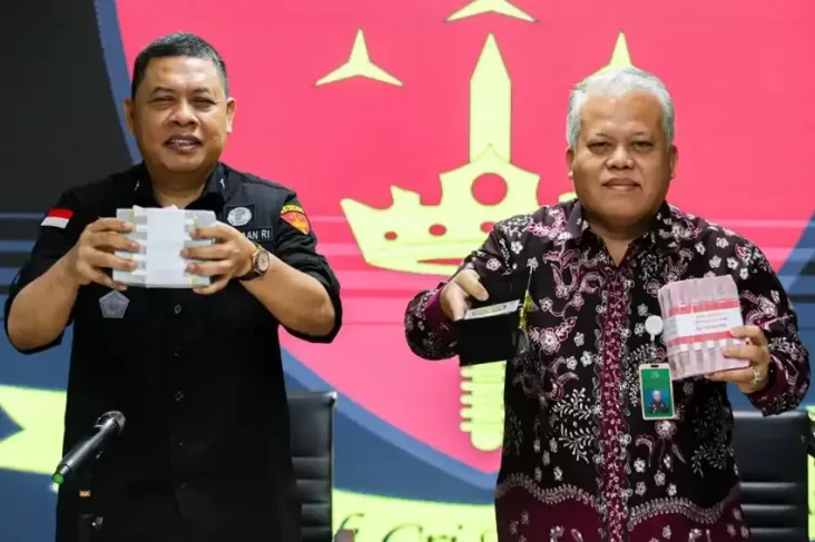 Jam Tangan Mewah Abdul Qohar Jadi Sorotan Netizen, Kejagung Persilakan KPK Dalami