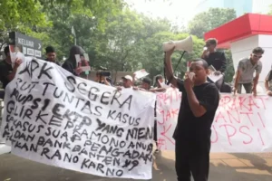 Massa Gelar Aksi pada KPK, Pertanyakan Kasus Dugaan Korupsi e-KTP dan juga juga Alkes Banten