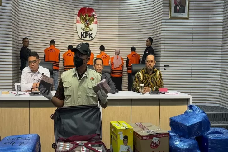 OTT dalam di Kalsel, KPK Sita Uang Tunai Senilai Rp12,1 Miliar juga USD500