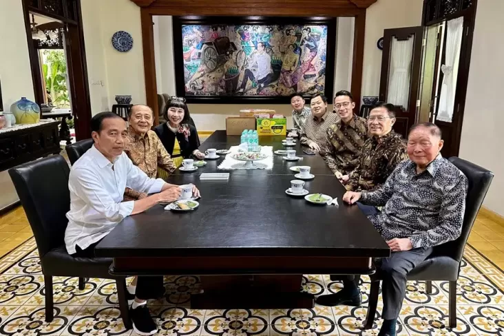 Jokowi Terima Taipan Mochtar Riady Sekeluarga di area di Kediaman Solo, Apa Agendanya?