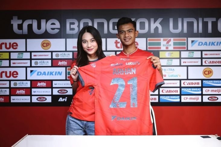 Azizah Salsha Dampingi Pratama Arhan Perkuat Bangkok United