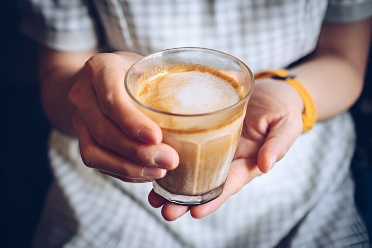 Studi: Minum Kopi di dalam di Waktu Awal Hari Hari Bisa Kurangi Risiko Kematian Dini