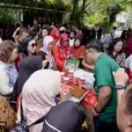 Chef Arnold Buka Gerobak Nasi Goreng Depan Rumah Pak Jokowi pada Solo