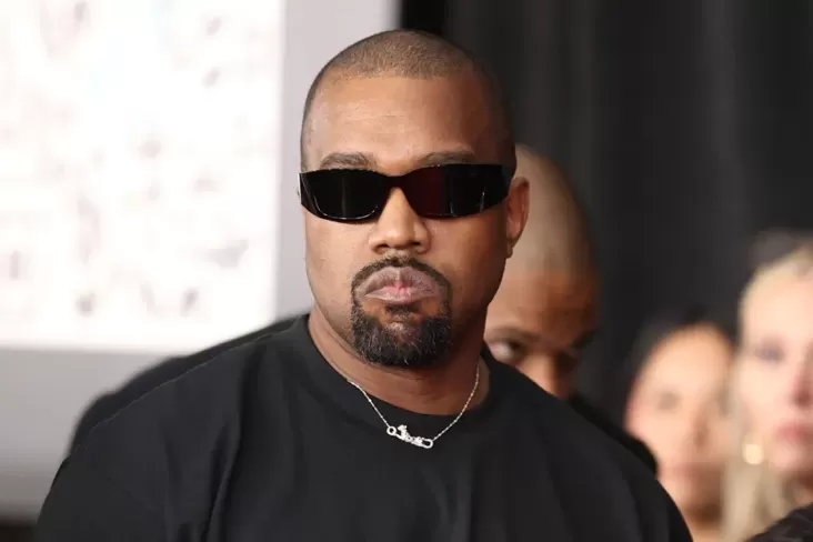 Kanye West Dituntut Mantan Karyawan Gegara Menyebutnya Jelek juga Bodoh